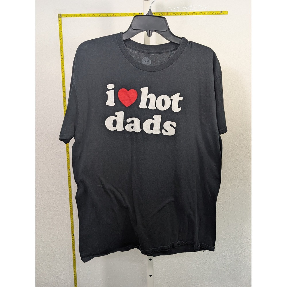 Danny‎ Duncan I Heart Hot Dads Graphic T-Shirt Black Large Spencers Humor Tee